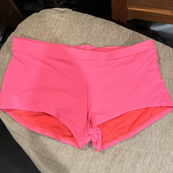 Bikini - Picture 4 of 8